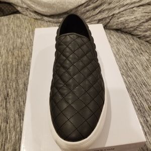 Steve Madden Patterned Slip On